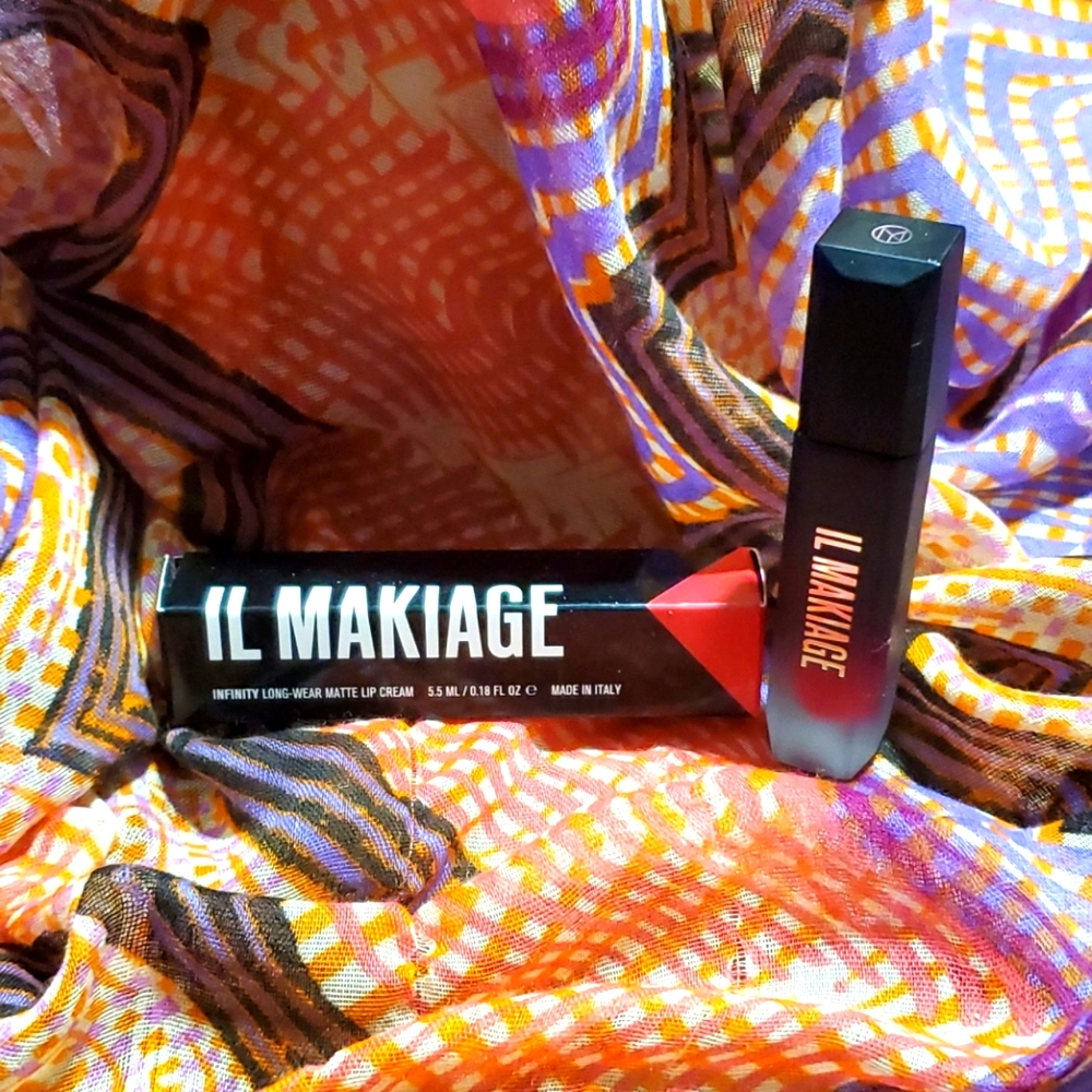 IL MAKIAGE Infinity long-wear matte lip cream
